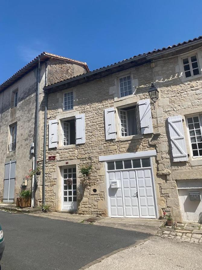 The Wild Geese Bed & Breakfast Nanteuil-en-Vallee Bagian luar foto